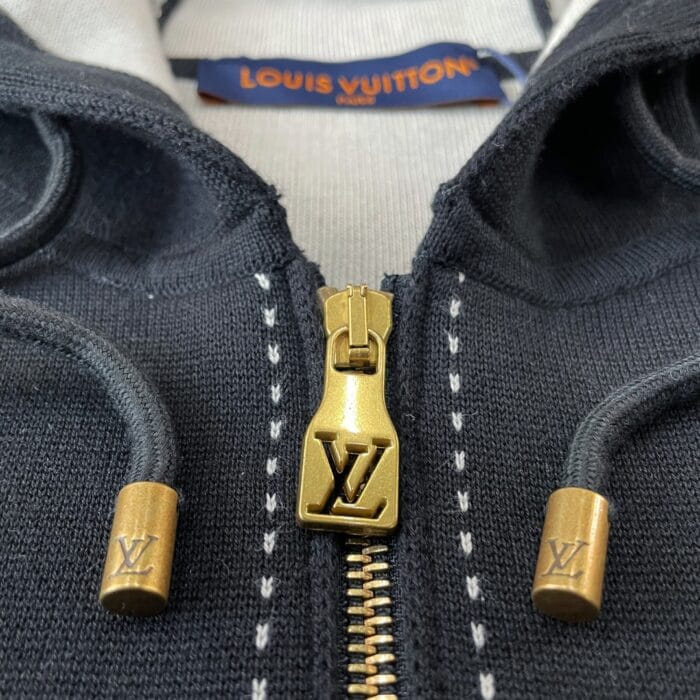1V Louis Vuitton LV Intarsia Dotted Wool Jacket - Image 3