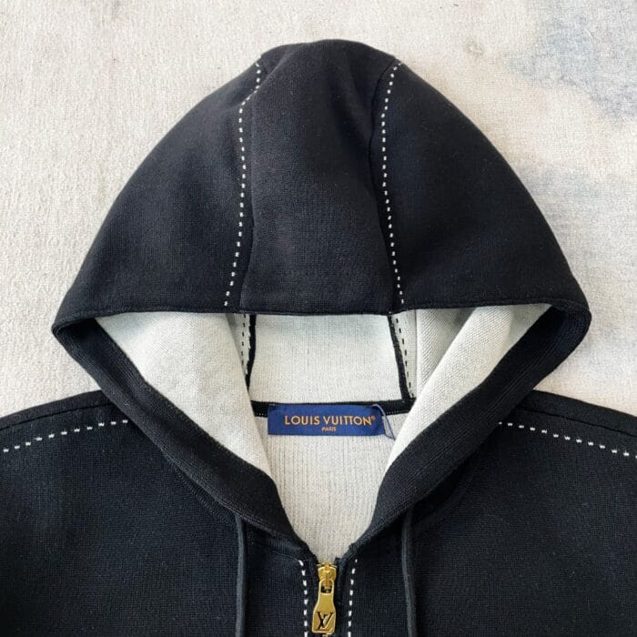 1V Louis Vuitton LV Intarsia Dotted Wool Jacket - Image 2