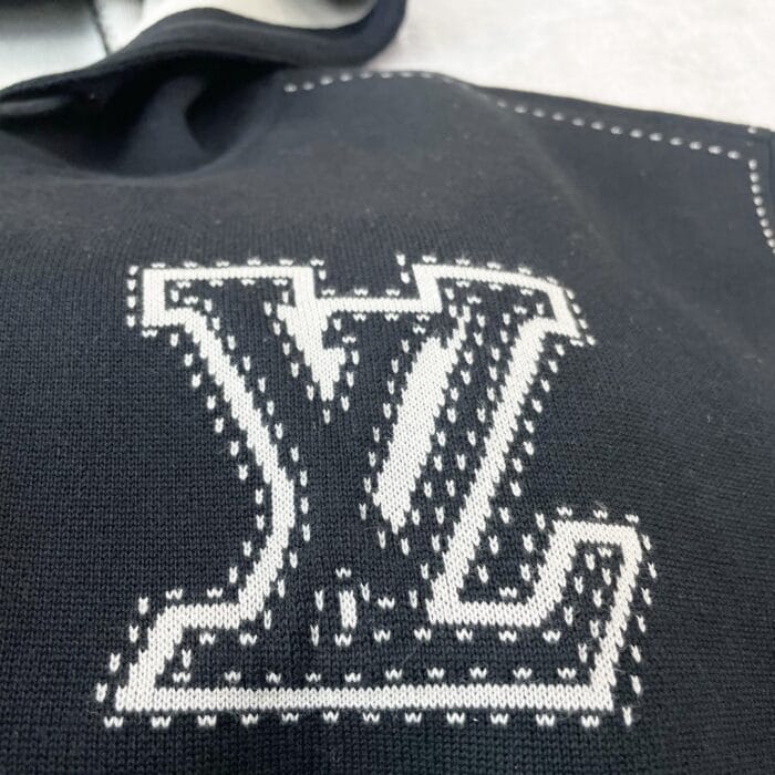 1V Louis Vuitton LV Intarsia Dotted Wool Jacket - Image 5